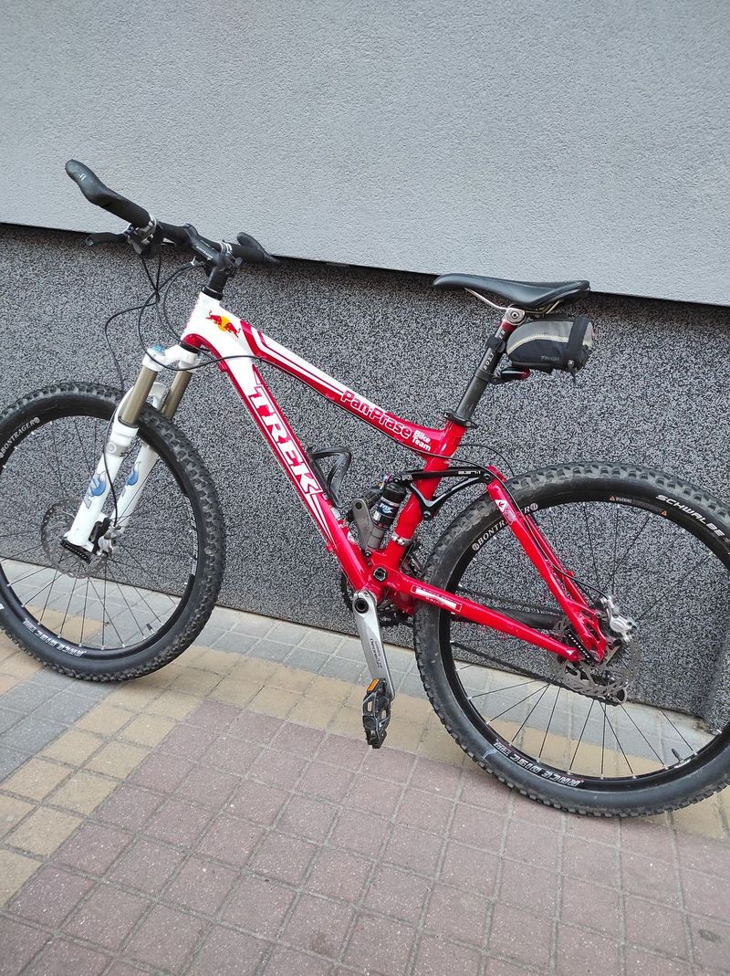 Trek Top Fuel 8 celoodpružené horské kolo (M)