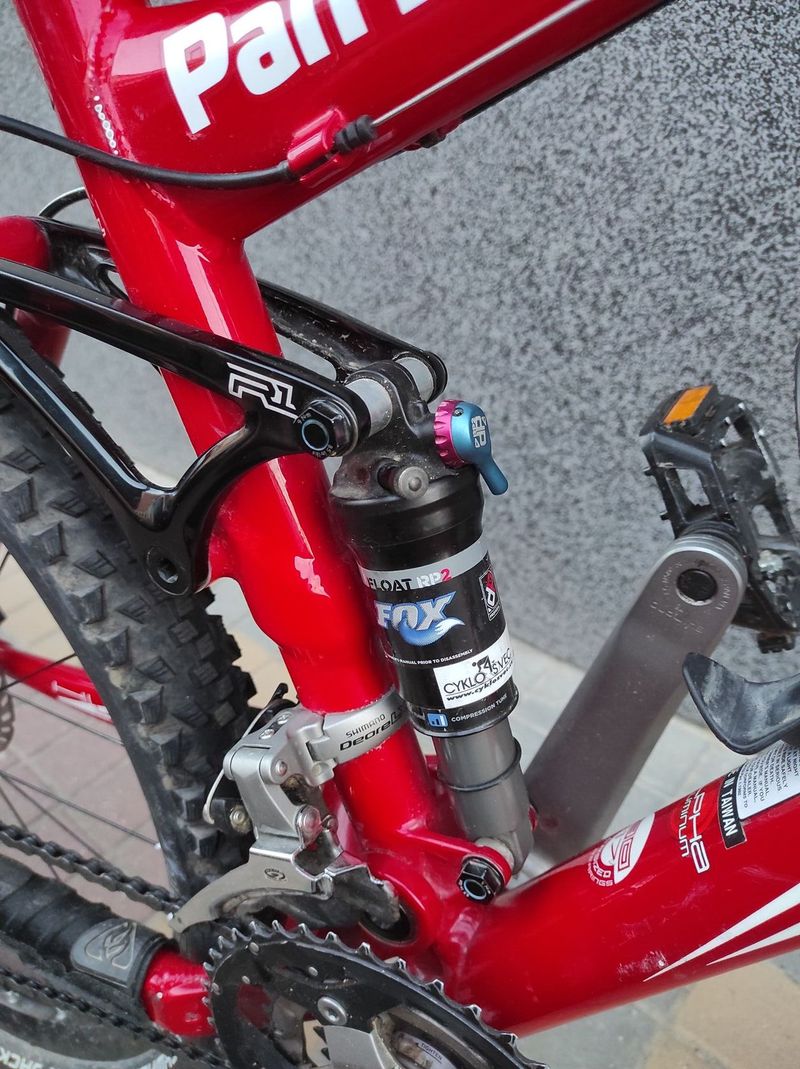 Trek Top Fuel 8 celoodpružené horské kolo (M)