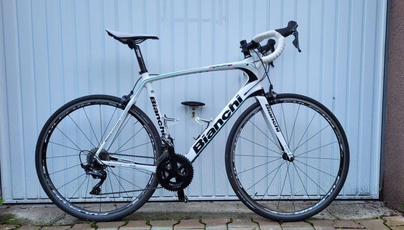 Italská raketa Bianchi Infinito CV - „Handmade in Italy”