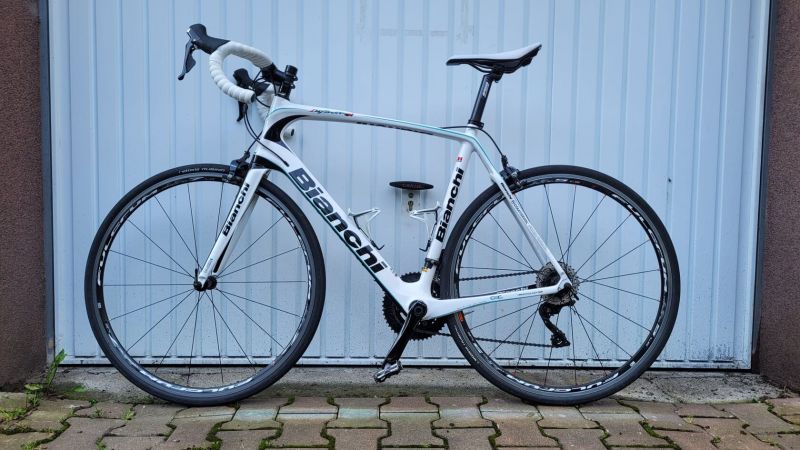 Italská raketa Bianchi Infinito CV - „Handmade in Italy”
