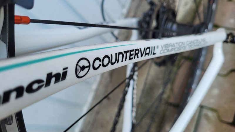 Italská raketa Bianchi Infinito CV - „Handmade in Italy”