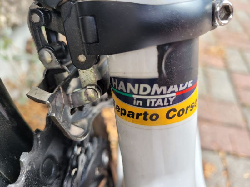 Italská raketa Bianchi Infinito CV - „Handmade in Italy”