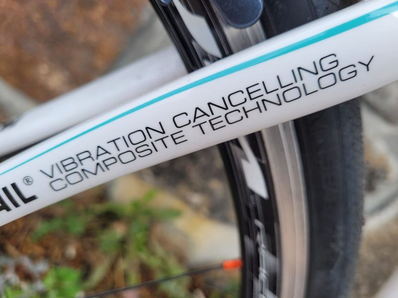 Italská raketa Bianchi Infinito CV - „Handmade in Italy”