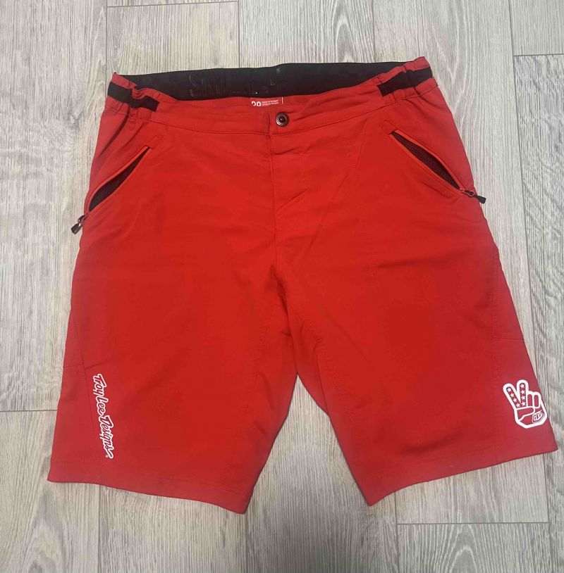 Dresy FOX, Troy Lee Design, enduro kraťasy