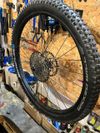 Prodám BOOST zadní kolo BONTRAGER 29" – prasklý ráfek