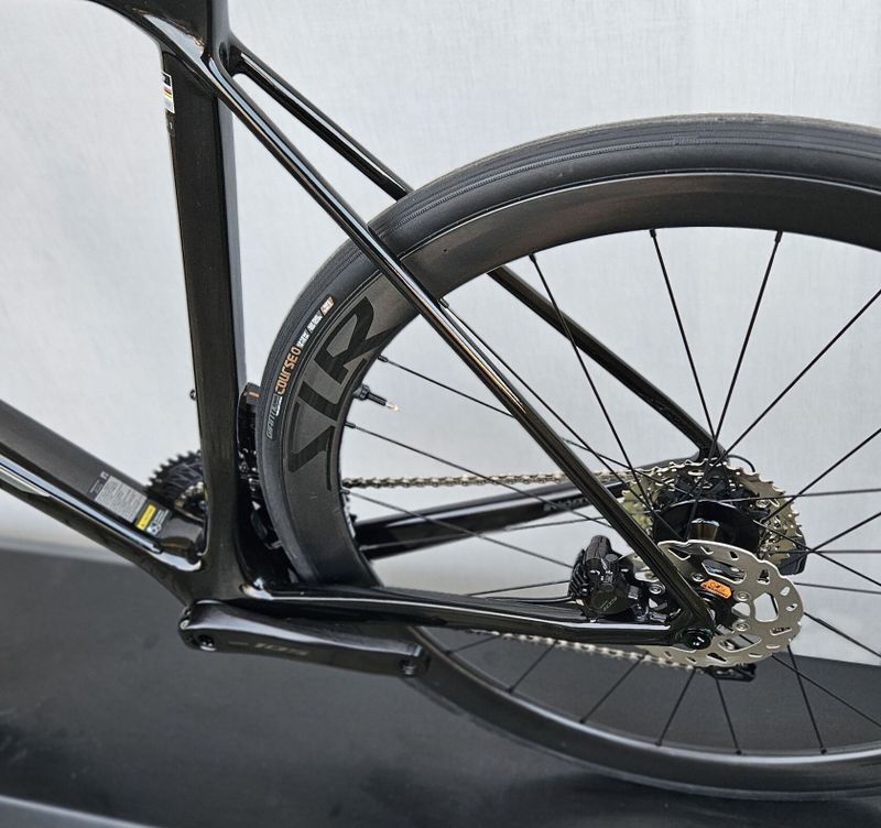 GIANT TCR Advanced Pro 1 Di2 2025 – závodní karbonová silnička - NOVÁ