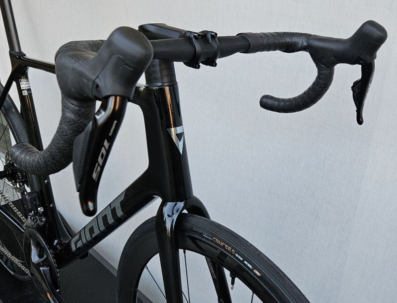 GIANT TCR Advanced Pro 1 Di2 2025 – závodní karbonová silnička - NOVÁ