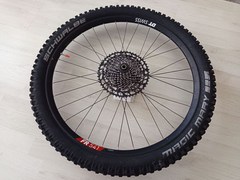 Zadní kolo 27,5" DT Swiss FR 541 na náboji Novatec