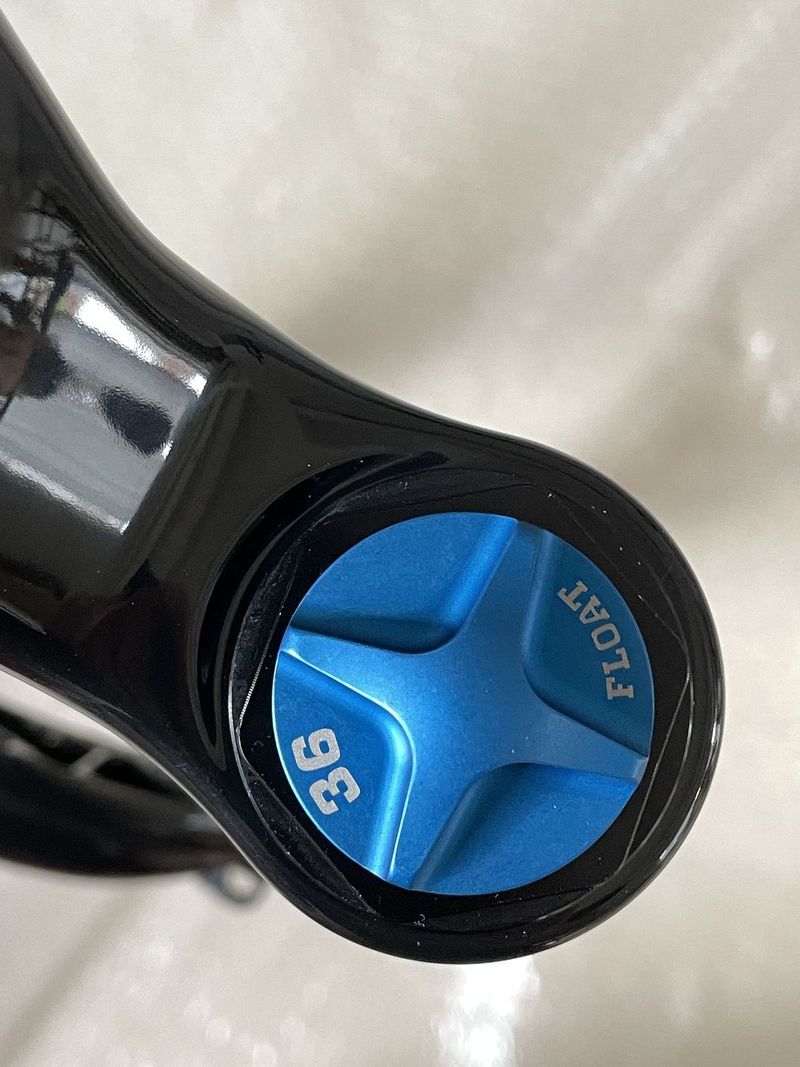 Fox 36 Factory 150mm Grip 2