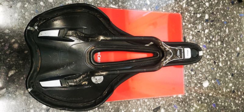 SELLE ITALIA SLR Kit Sedlo Carbonio Flow