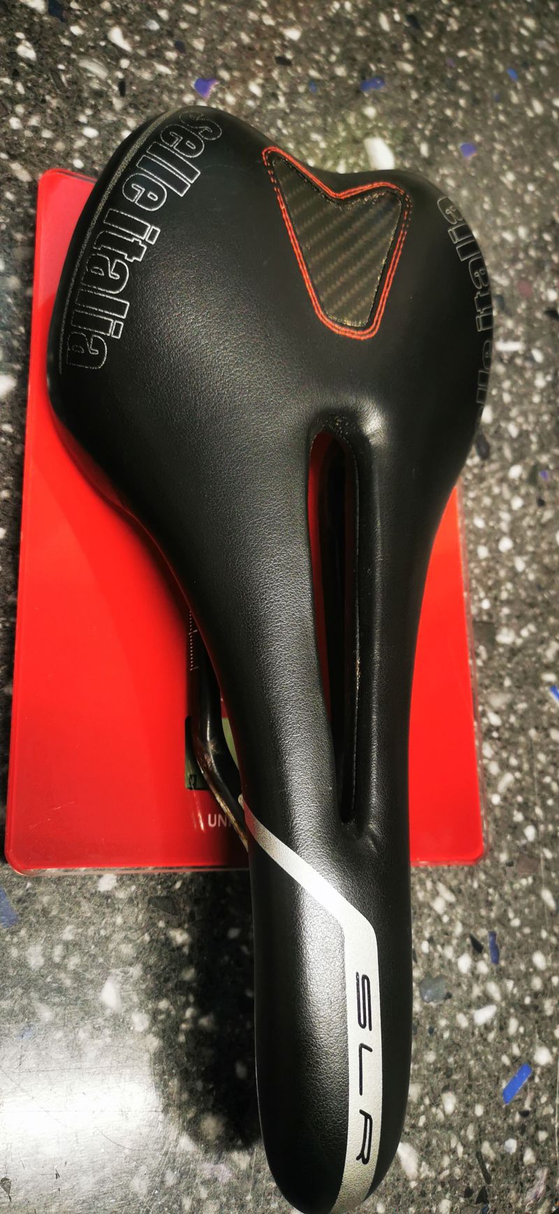 SELLE ITALIA SLR Kit Sedlo Carbonio Flow