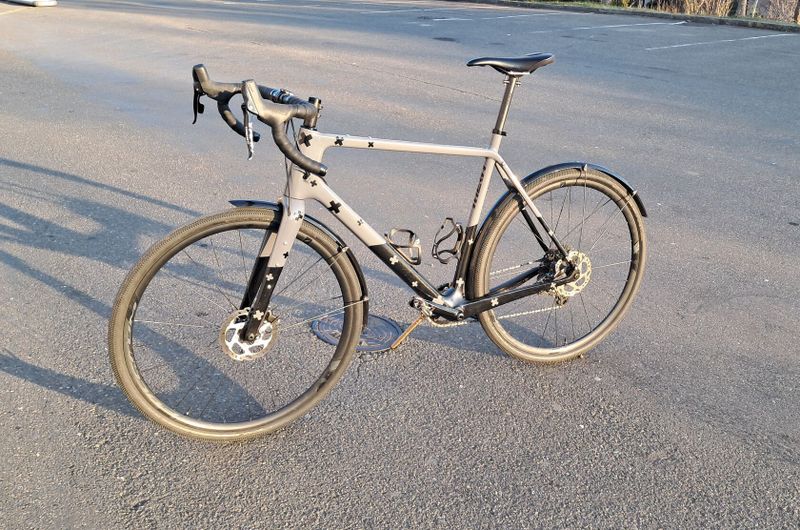 Gravel Merit Plus - XL, karbon, Sram Apex HRD 1x11s, 10-42z