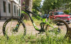 GIANT REIGN ADVANCED KARBON