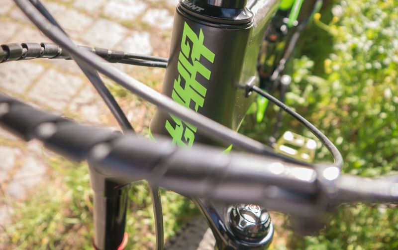 GIANT REIGN ADVANCED KARBON