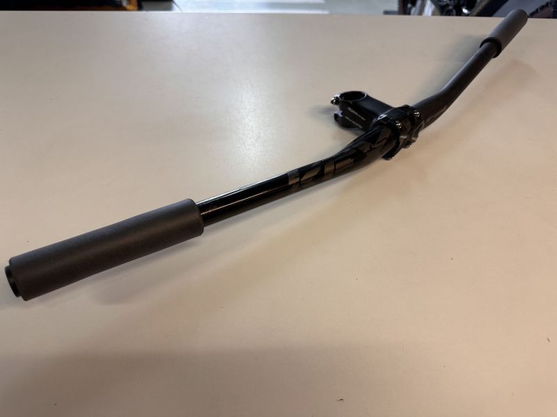 řidítka FSA KFX Carbon Flat 760/0 
