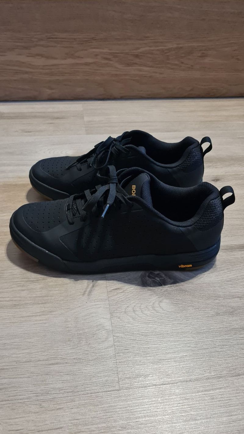 Cyklistické MTB boty Bontrager Flatline Mountain Shoe - black vel.45