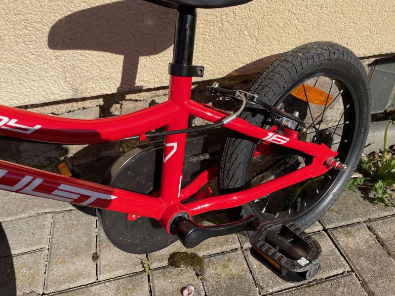 Prodám 2 dětská kola 16"