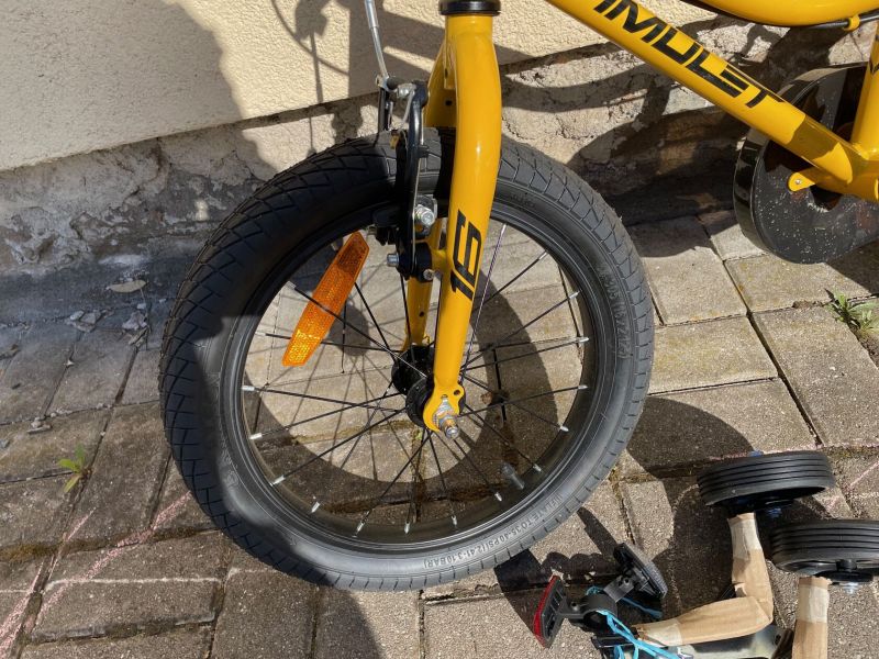 Prodám 2 dětská kola 16"