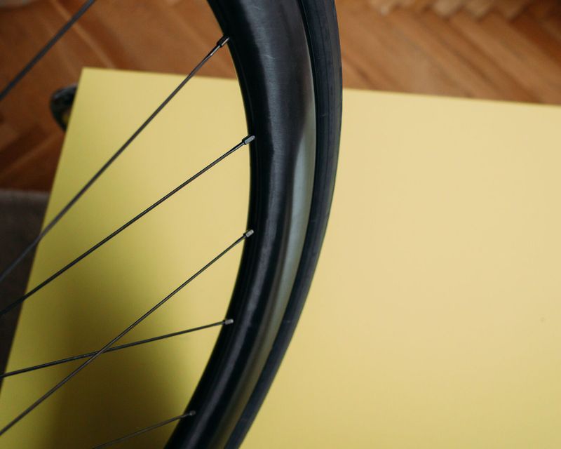 karbonová kola Light Bicycle WR38 Falcon Pro s DT Swiss 240 EXP – najeto cca 900 km