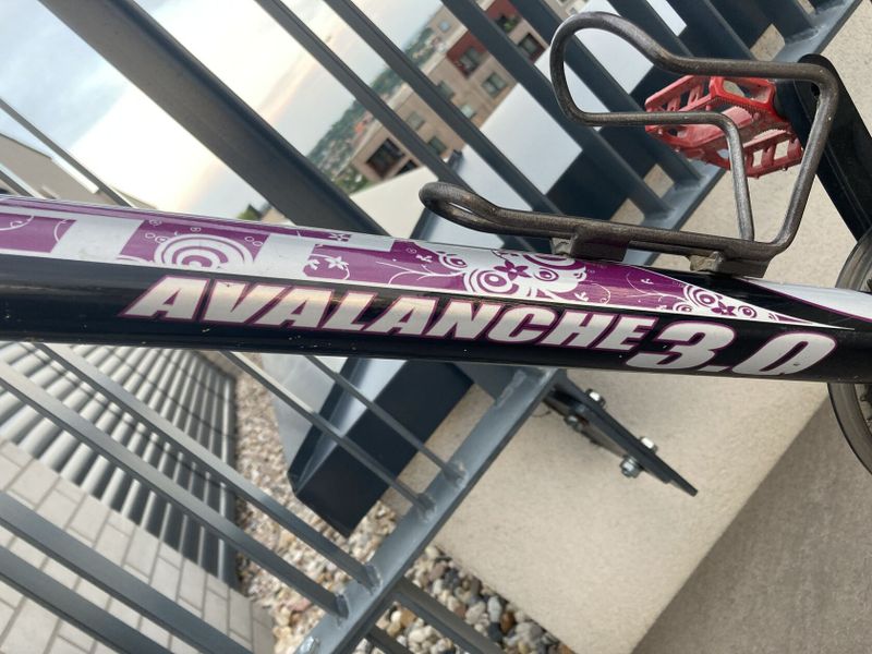 Dámské horské kolo XC - GT Avalanche 3.0 GTW - vel. M, 26´´