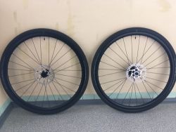 2 x Sada CX/gravel kol, ořech Shimano 