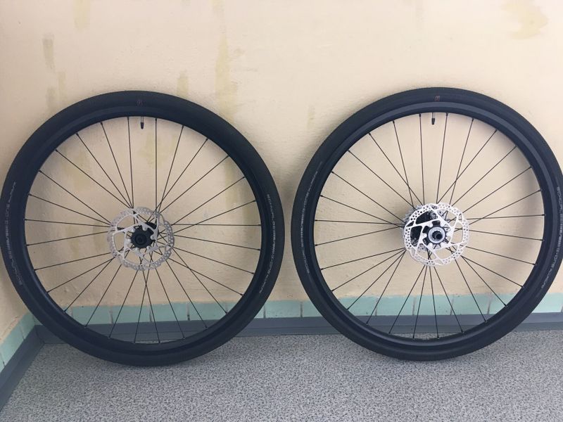 2 x Sada CX/gravel kol, ořech Shimano 