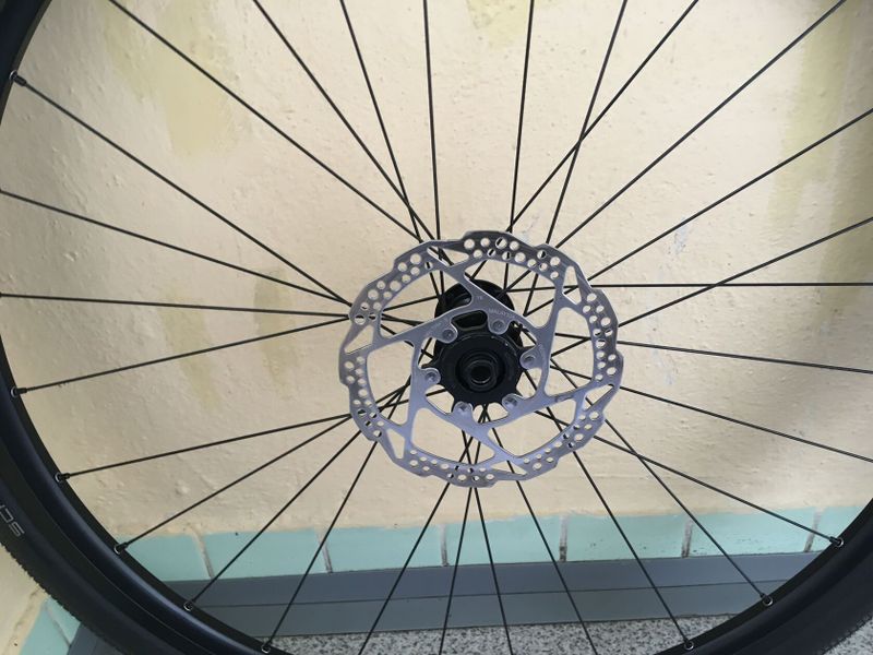 2 x Sada CX/gravel kol, ořech Shimano 