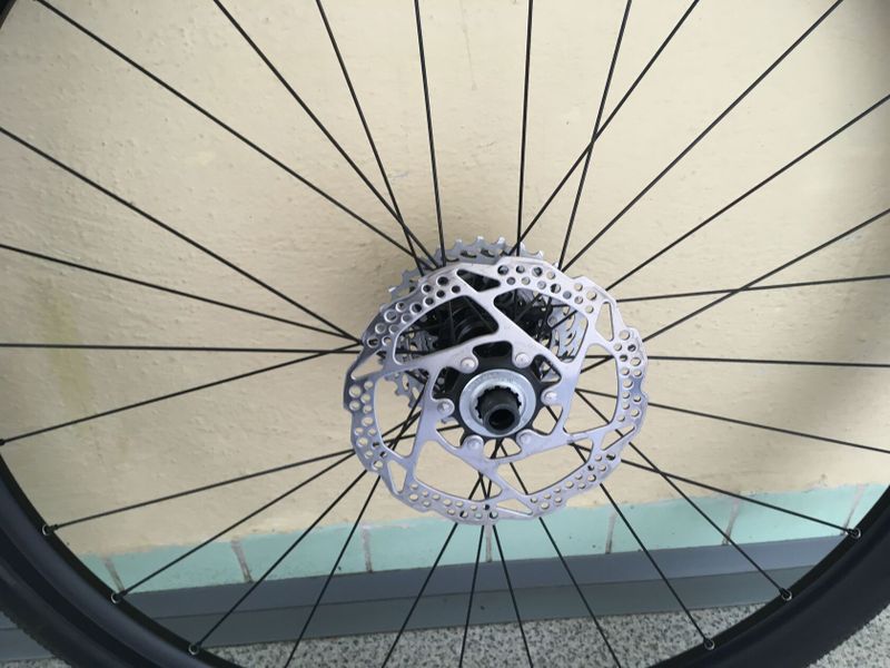 2 x Sada CX/gravel kol, ořech Shimano 
