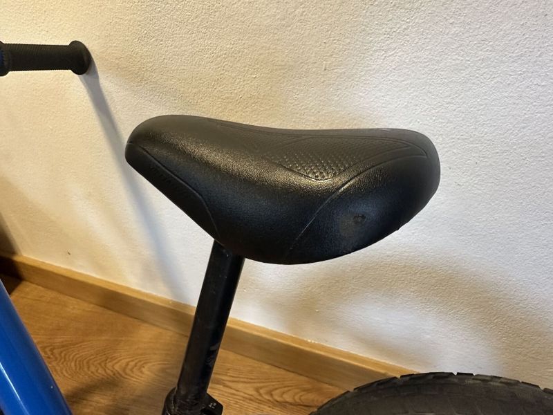 Odrážedlo Specialized Hotwalk 