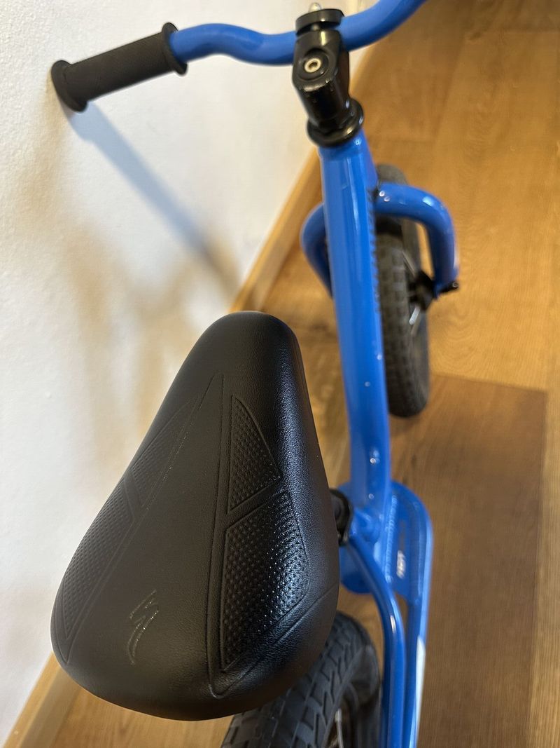 Odrážedlo Specialized Hotwalk 