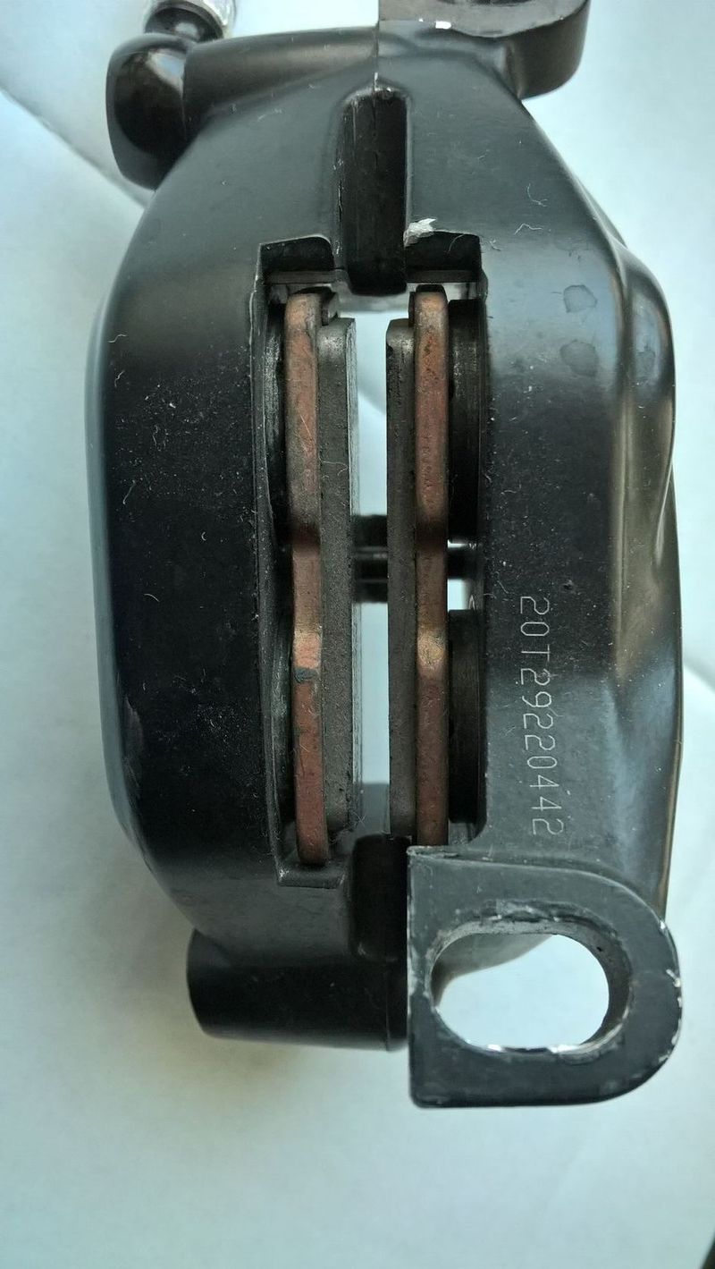 Zadní brzda SRAM CODE R 4-pístek