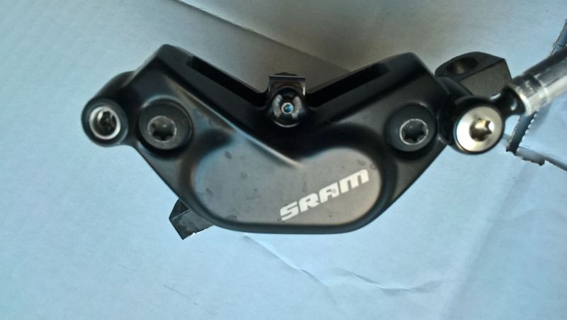 Zadní brzda SRAM CODE R 4-pístek