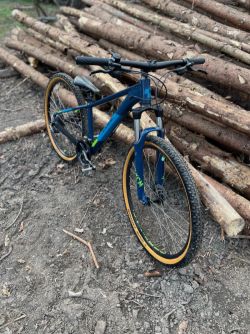 Horské kolo CUBE Aim Race blueberry"n"lime 2021