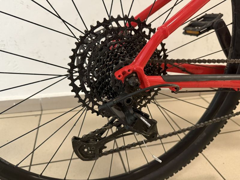 Trek Marlin 8, generace 2, velikost M/L PC: 27 665 Kč