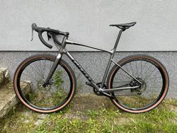 Giant Revolt custom build