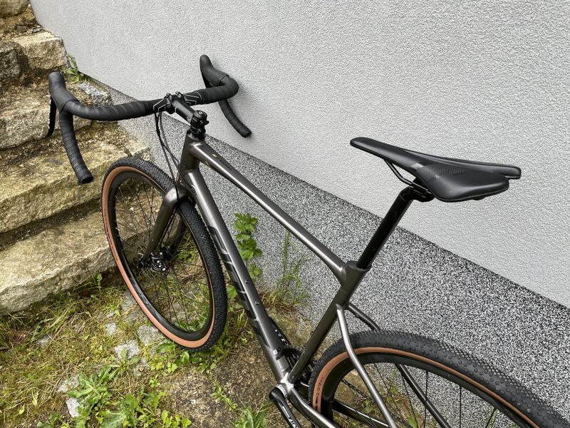 Giant Revolt custom build