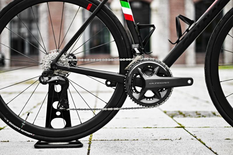Colnago V3 Disc 2024 - Shimano Ultegra Di2 2x12, Miche Carbon