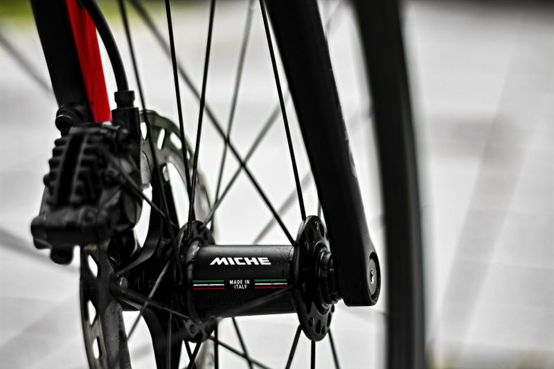 Colnago V3 Disc 2024 - Shimano Ultegra Di2 2x12, Miche Carbon