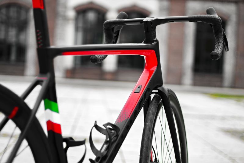 Colnago V3 Disc 2024 - Shimano Ultegra Di2 2x12, Miche Carbon