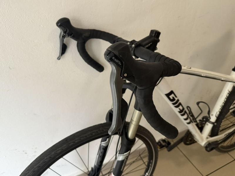 Gravel bike + hybrid - odpružená vidlice