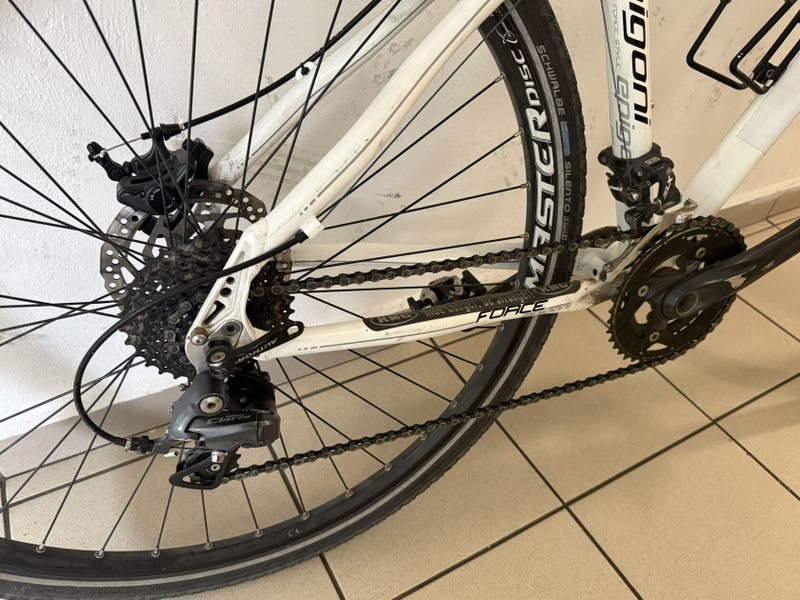 Gravel bike + hybrid - odpružená vidlice