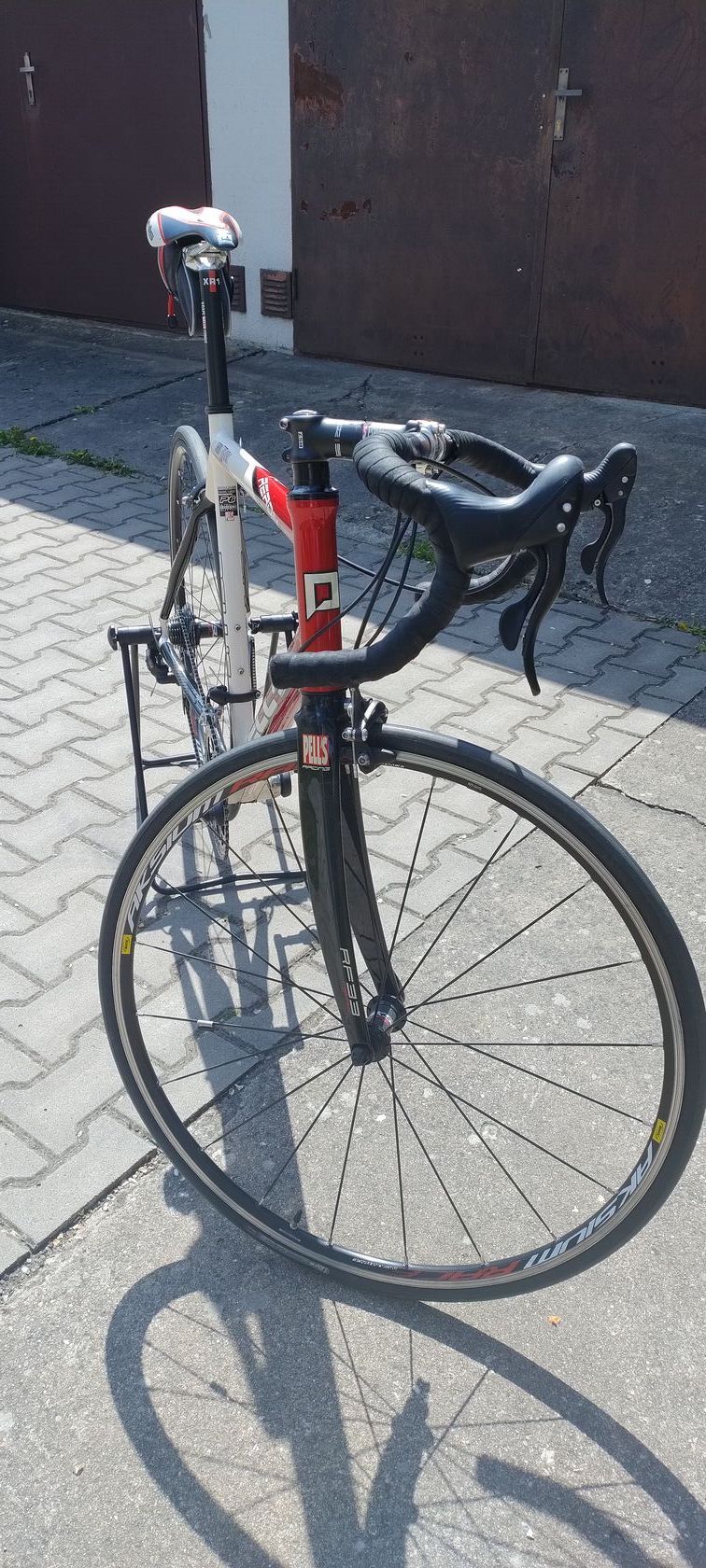 Silniční polocarbon Pells Aeron 