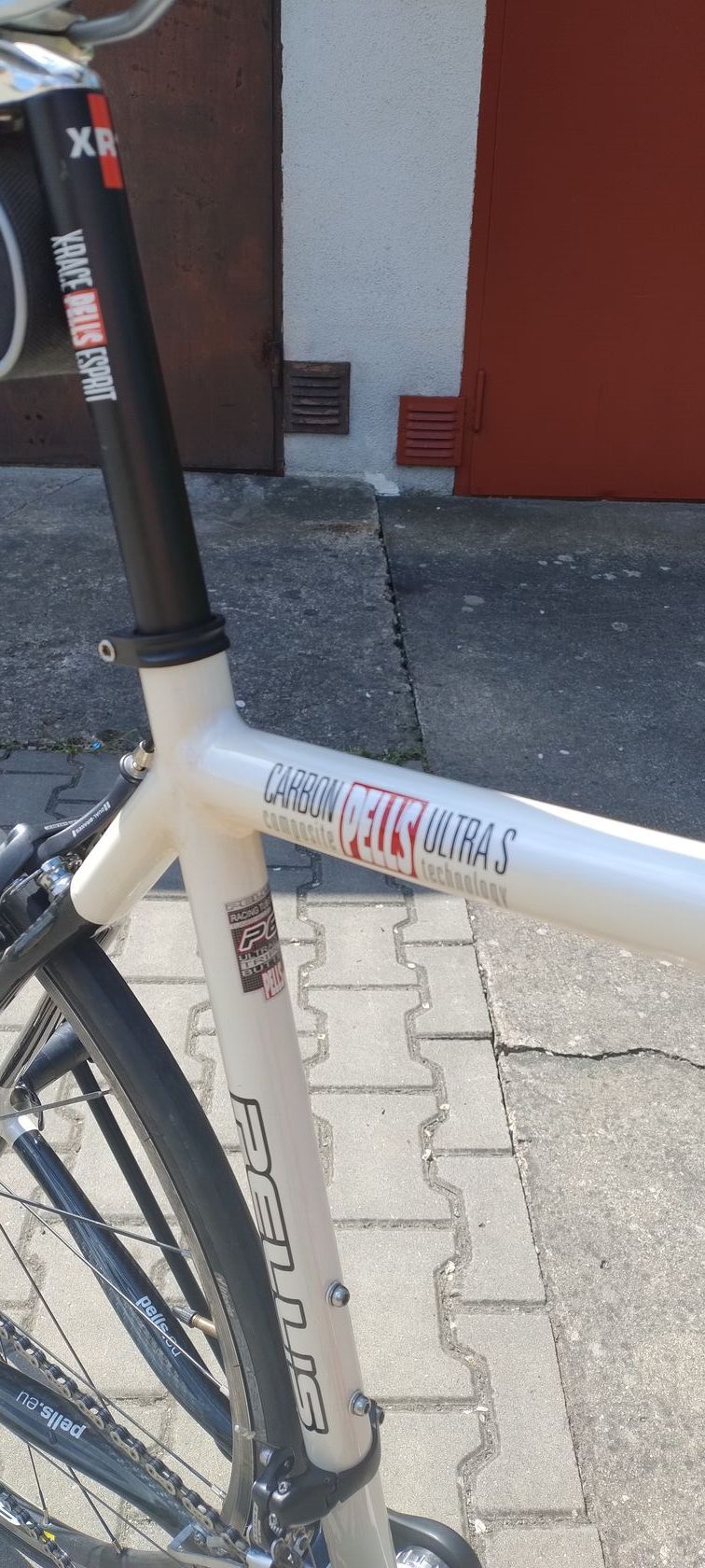 Silniční polocarbon Pells Aeron 