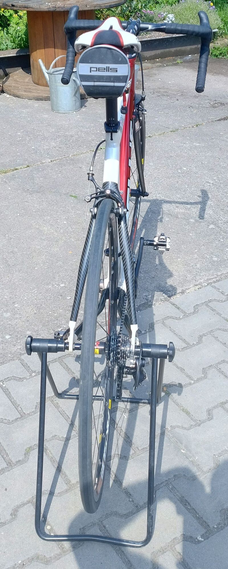 Silniční polocarbon Pells Aeron 