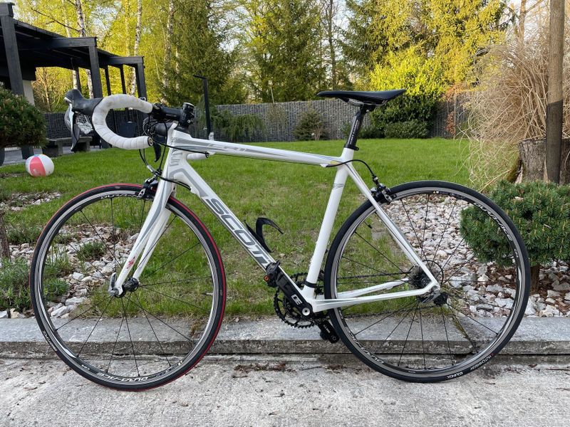 Karbonový Scott Dura Ace wattmetr + válce