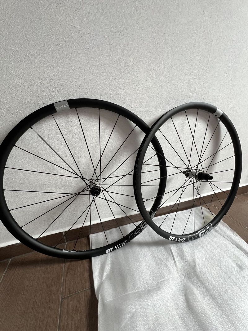 Gravel kola DT Swiss REZERVACE DO 26.5