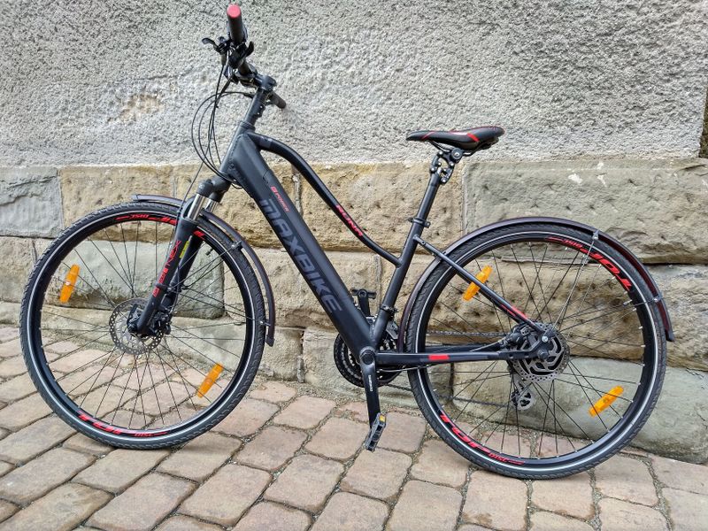 Dámské trekingové e-kolo MAXBIKE Runa
