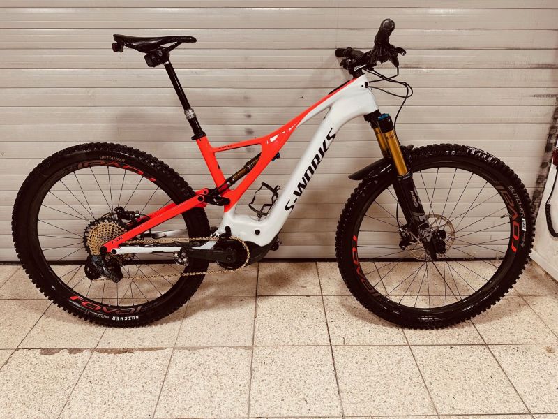 Prodám elektrokolo S-WORKS LEVO TURBO velikost L , nová baterie 700 kW, motor po GO, PC 370.000 Kč