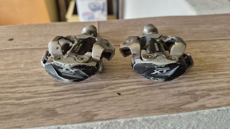 Pedály Shimano XT m-8000