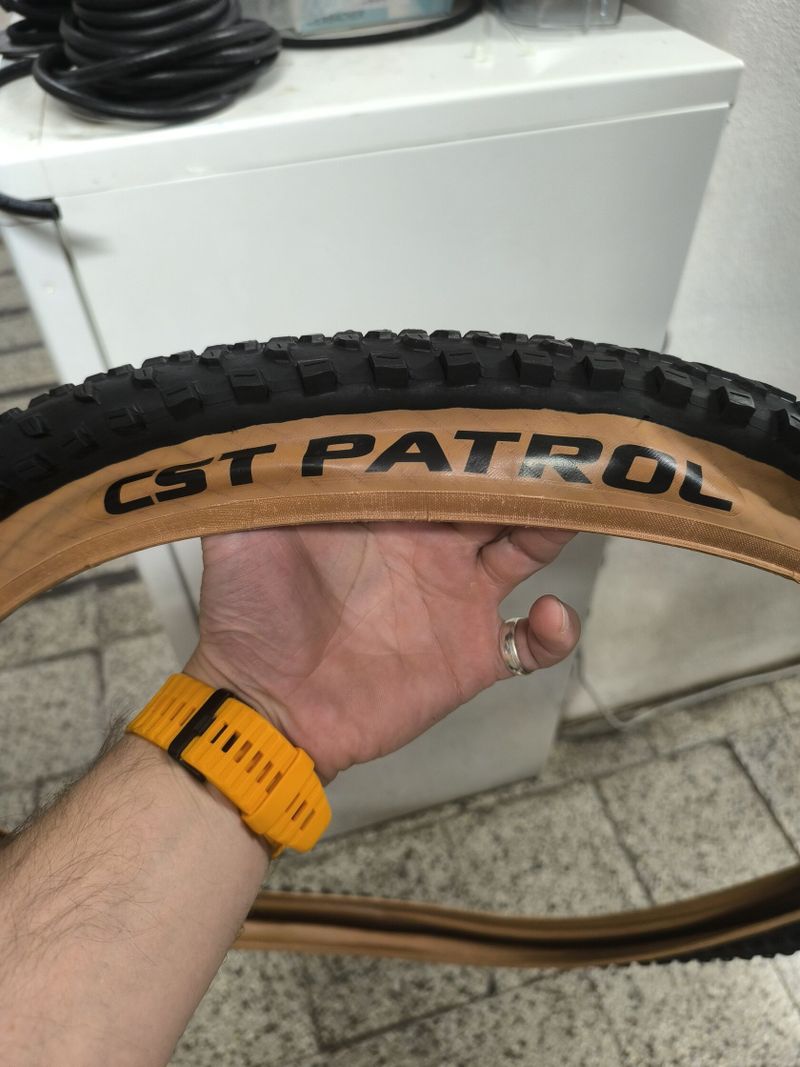 Pláště Cst 